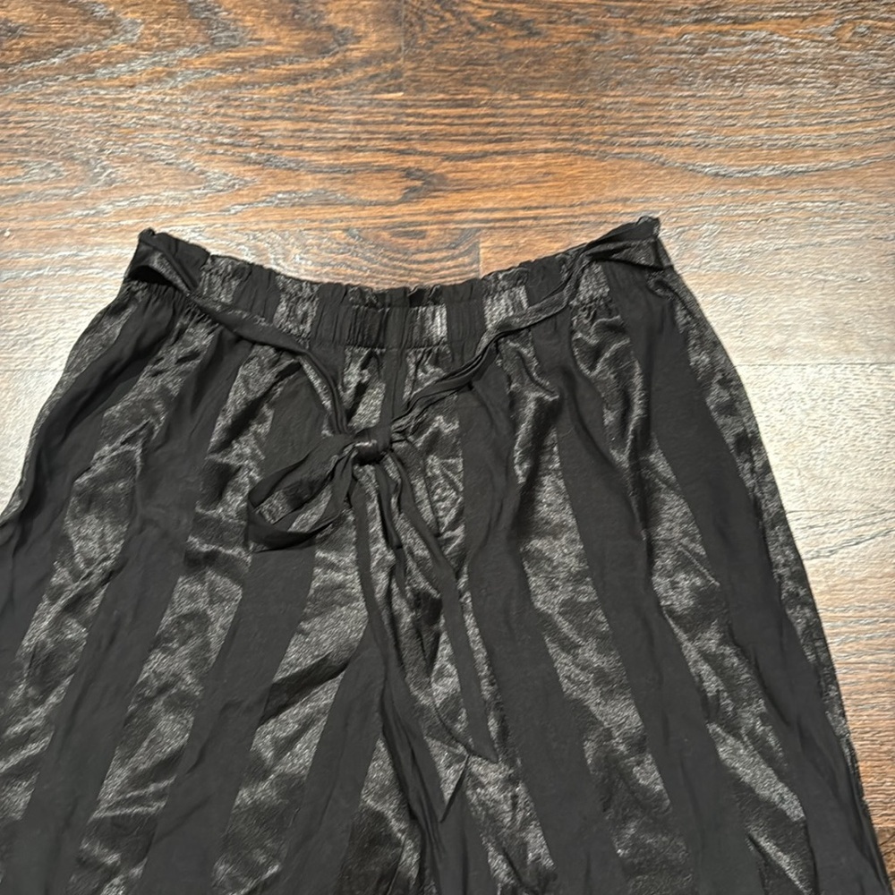 Victoria Secrets Wide Leg Pants Large Black Striped Tie Waist pull on size L - Picture 3 of 4